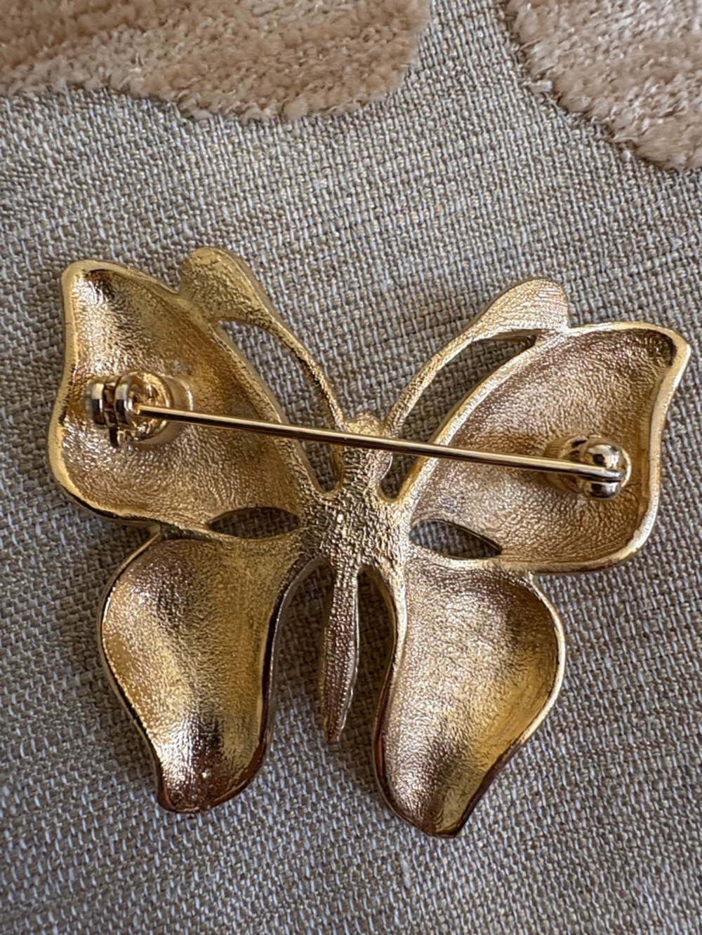 VTG Gold and White Enamel Butterfly Brooch - Women's Jewelry - Picture 5 of 6